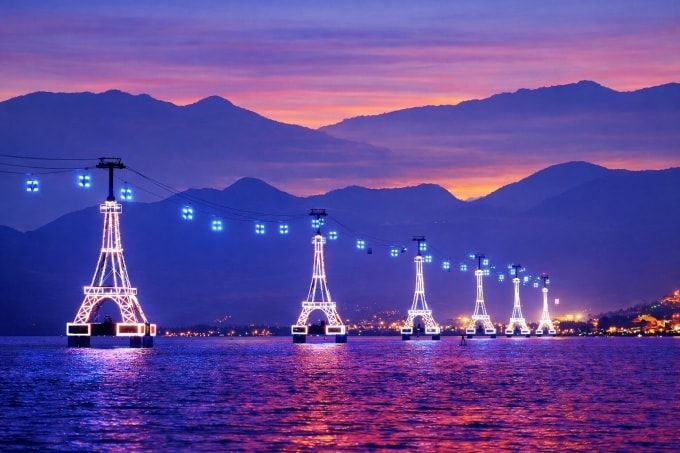 Việt Nam có cáp treo vượt biển từng dài nhất thế giới: Cảm hứng từ tháp Eiffel, là cung đường đẹp nhất của châu Á- Ảnh 2. Việt Nam có cáp treo vượt biển từng dài nhất thế giới: Cảm hứng từ tháp Eiffel, là cung đường đẹp nhất của châu Á- Ảnh 2.