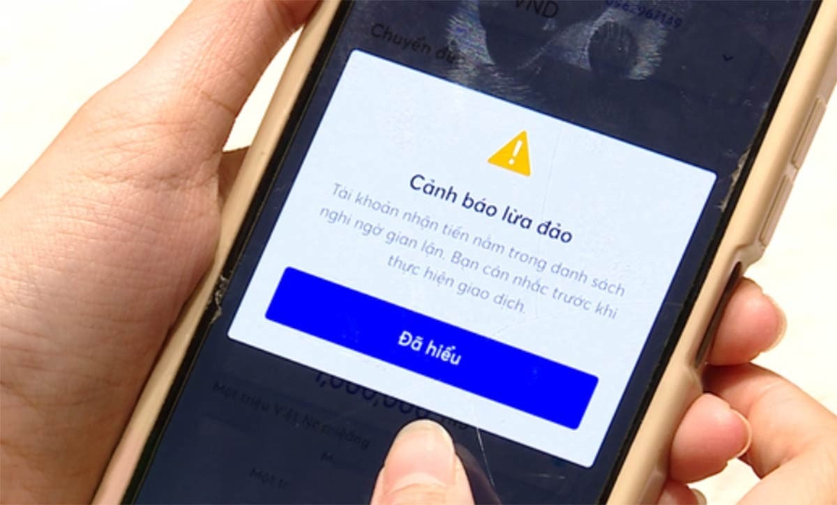 Có hơn 688.000 tài khoản thanh toán, ví điện tử và thẻ ngân hàng có dấu hiệu nghi ngờ gian lận, lừa đảo. Chặn gần 4.000 tỷ đồng giao dịch ngân hàng sau cảnh báo - Ảnh 1.