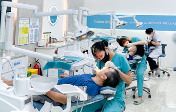 Góc khuất phòng khám nha khoa: Vạch chiêu moi tiền làm răng sứ