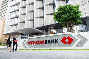 Techcombank làm gì để giữ chân hơn 12.700 lao động khi tái cấu trúc nhân sự?