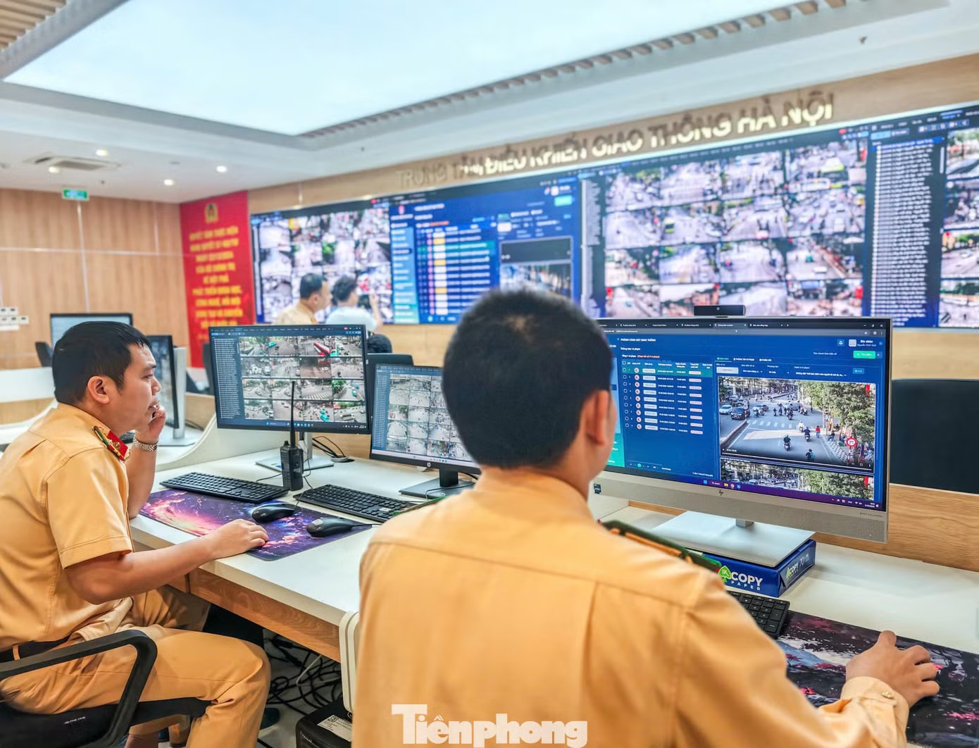 Hà Nội: CSGT dùng flycam kết hợp camera AI xử lý xe dừng đỗ sai quy định - Ảnh 3.