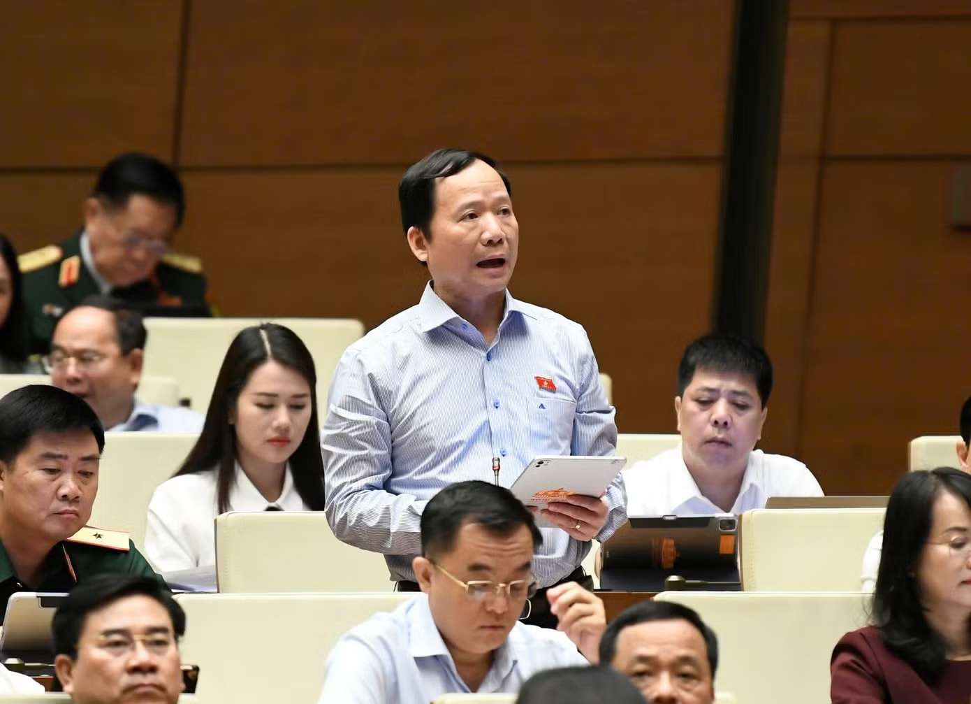'Công chức cấp xã ở một số nơi còn thiếu về số lượng và rất thiếu người chuyên môn sâu' - Ảnh 1.
