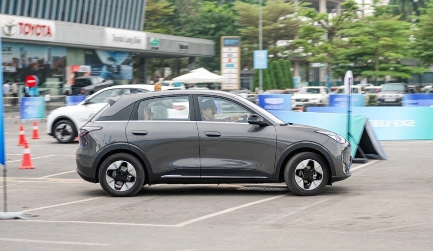 geely-ex2-1(1).jpg