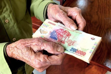 Hàng triệu người sẽ nhận 7.200.000 đồng/năm khi đề xuất này được thông qua: Đối tượng nào được hưởng và thời gian chính thức áp dụng?