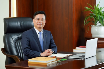 Vietcombank dẫn đầu về lợi nhuận nhưng phải ‘gánh’ ngân hàng yếu kém, Chủ tịch Nguyễn Thanh Tùng nói gì với cổ đông?