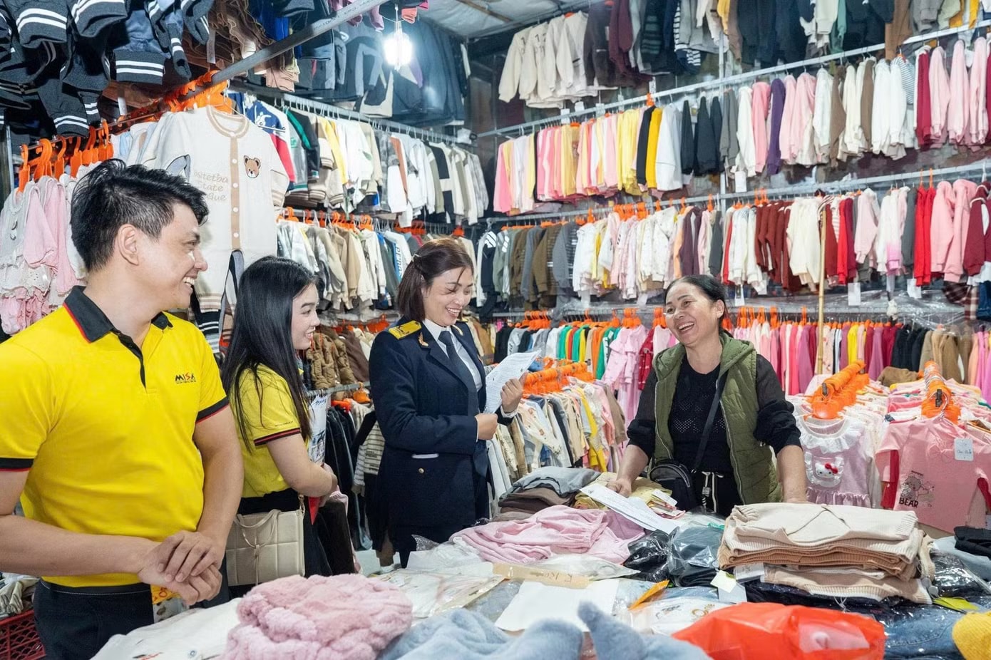 Ngưỡng chịu thuế với hộ kinh doanh, mức nào phù hợp? - Ảnh 1.