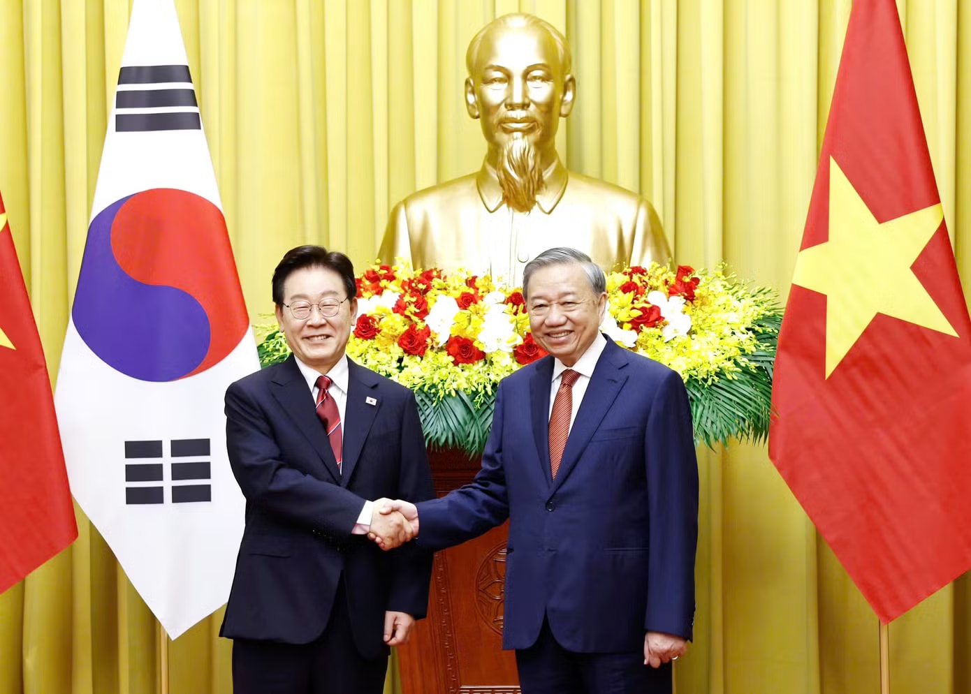 Tổng Bí thư, Chủ tịch nước Tô Lâm chủ trì Lễ đón chính thức Tổng thống Hàn Quốc - Ảnh 6.