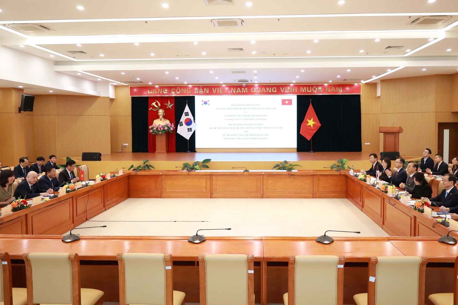 Hình ảnh tại buổi làm việc. Nguồn ảnh: Bộ Xây dựng Hình ảnh tại buổi làm việc. Nguồn ảnh: Bộ Xây dựng