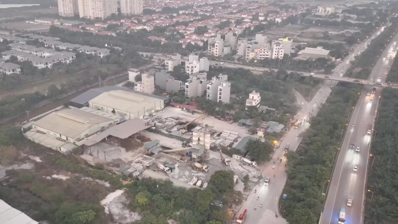 Hà Nội: Xử phạt hơn 800 triệu đồng, xem xét cắt điện, nước với 2 trạm trộn bê tông - Ảnh 1.