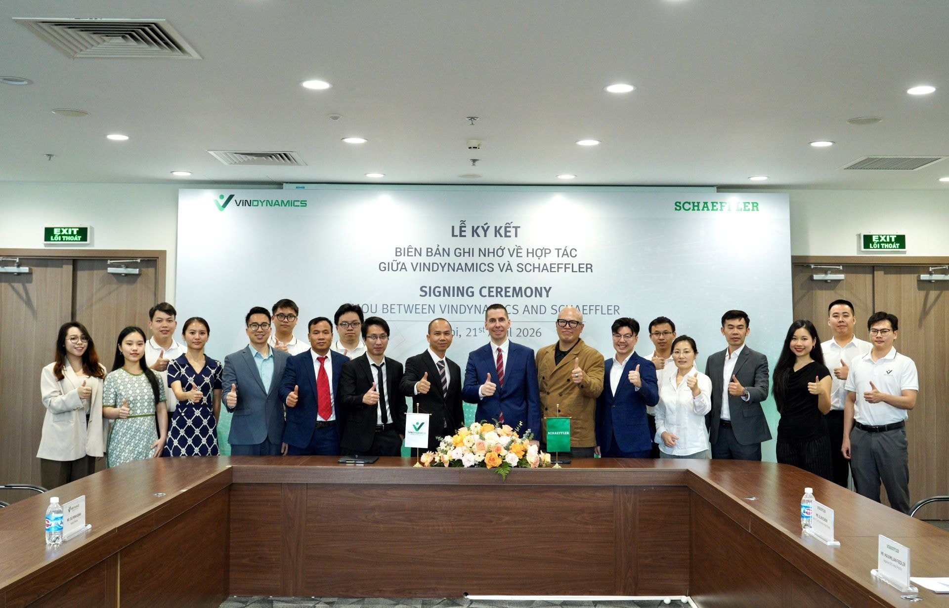 Tỷ phú Phạm Nhật Vượng muốn tạo đột phá trong lĩnh vực robot hình người, tập đoàn 110.000 nhân sự được chọn để hợp tác - Ảnh 1.