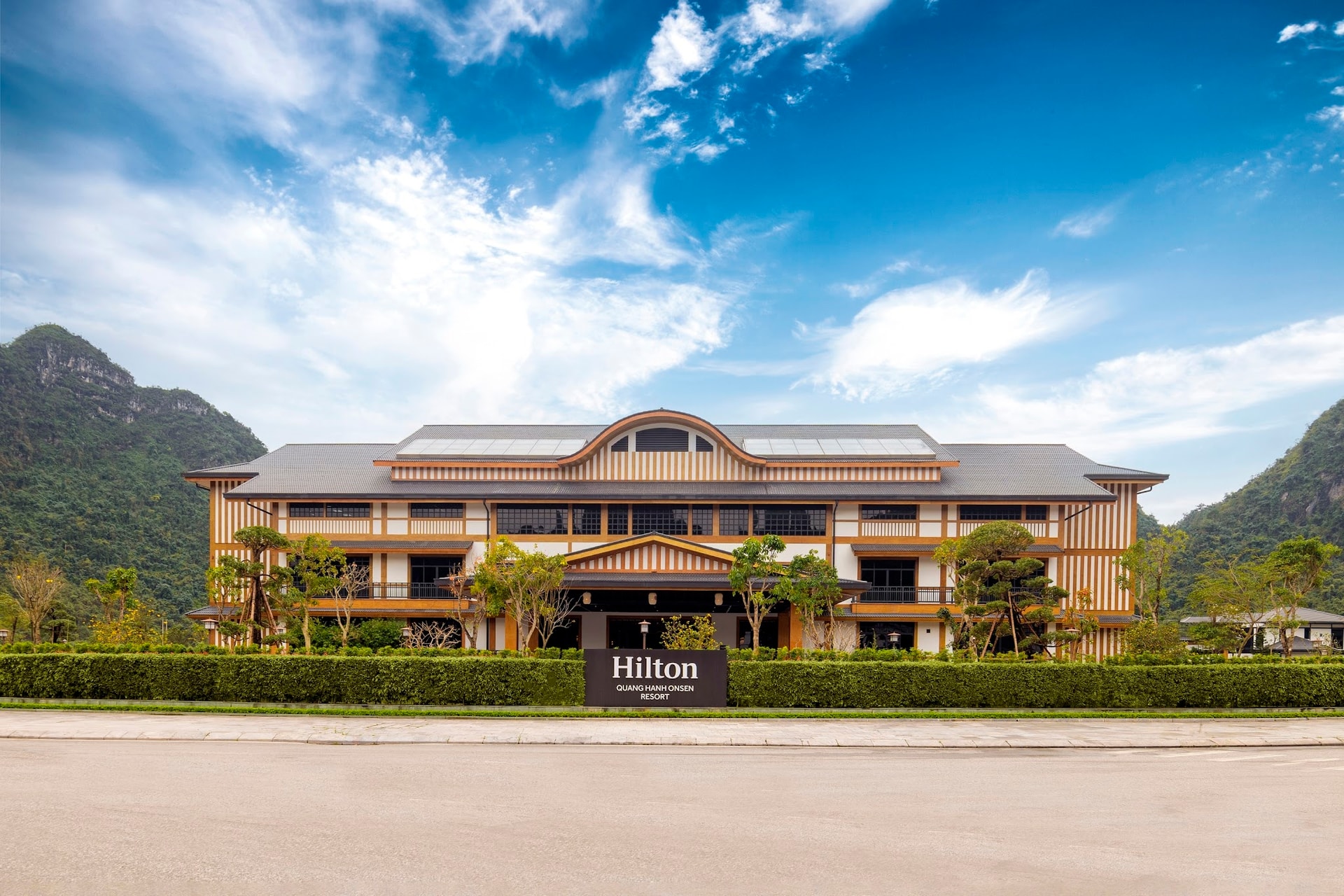 Tập đoàn khách sạn hàng đầu thế giới cùng Sun Group chính thức khai trương khu nghỉ dưỡng cao cấp nằm biệt lập giữa thung lũng- Ảnh 1. Tập đoàn khách sạn hàng đầu thế giới cùng Sun Group chính thức khai trương khu nghỉ dưỡng cao cấp nằm biệt lập giữa thung lũng- Ảnh 1.