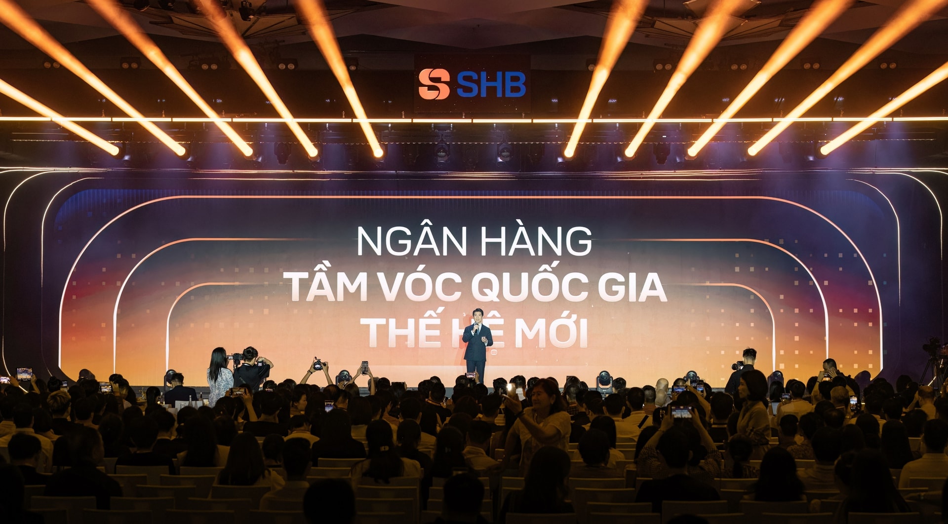 Một kỷ lục vừa xác lập tại ĐHĐCĐ ngân hàng Top 5 TMCP tư nhân Việt Nam - Ảnh 1.