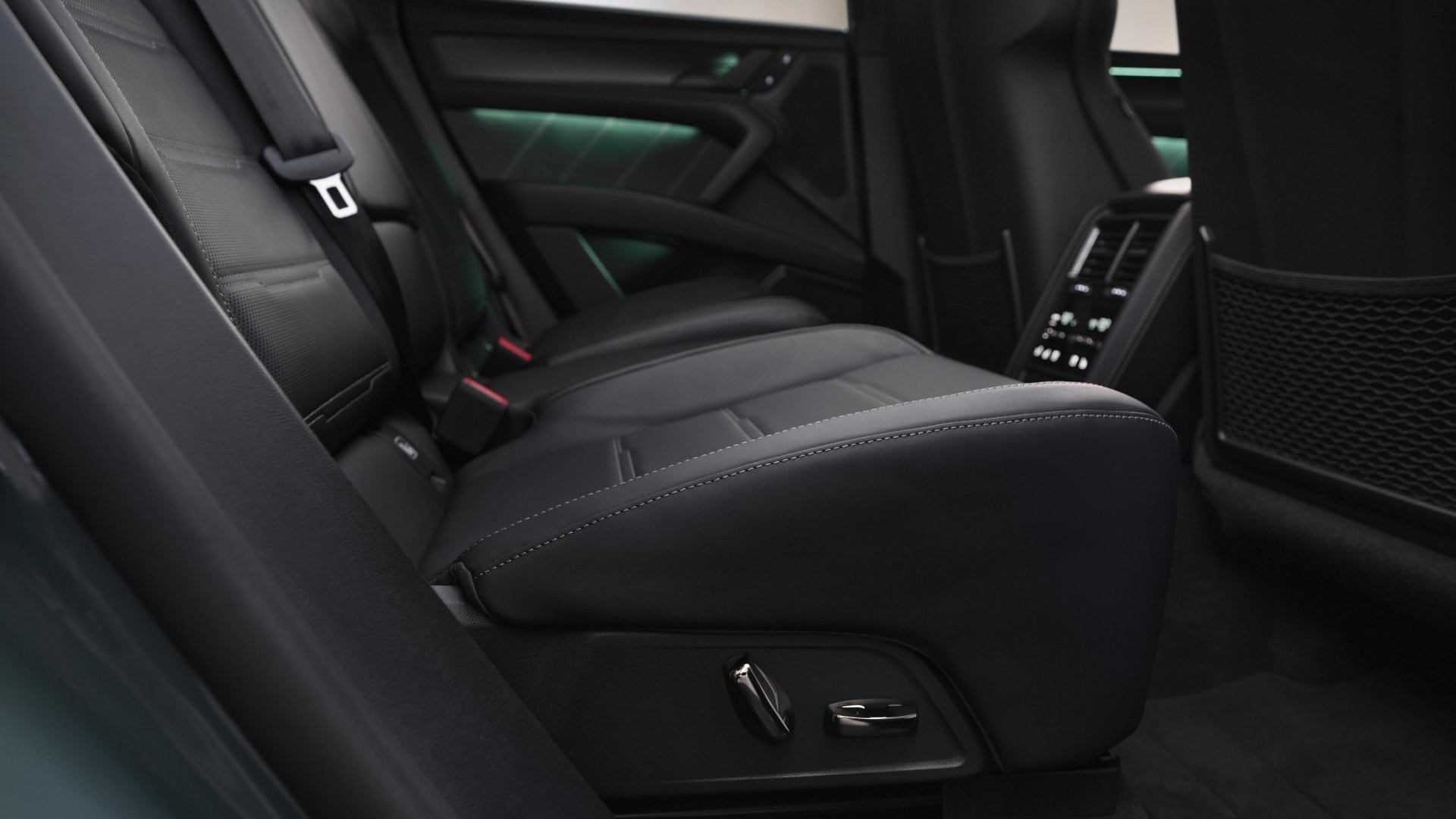 Porsche Cayenne EV 3