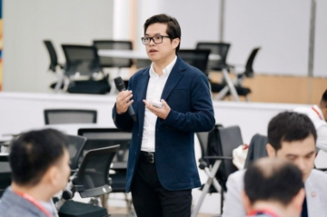 Giáo sư 36 tuổi quê 'công tử Bạc Liêu' là người Việt Nam đầu tiên lập kỳ tích về AI, hiện công tác tại ĐH Texas (Mỹ) và luôn ‘giúp sức’ cho sinh viên Việt Nam