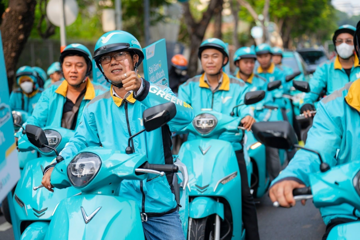 Tin vào quảng cáo nên mua VinFast Feliz II để chạy dịch vụ, tài xế lần đầu vạch ra thu nhập thật và tuyên bố thẳng về xe máy điện