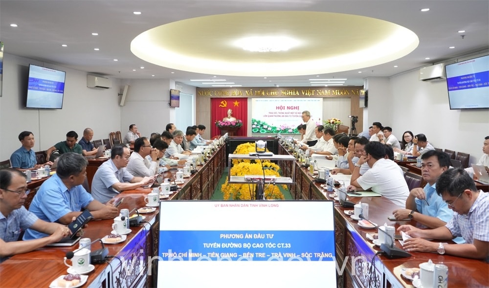 Hình ảnh tại buổi làm việc. Nguồn ảnh: UBND tỉnh Vĩnh Long Hình ảnh tại buổi làm việc. Nguồn ảnh: UBND tỉnh Vĩnh Long