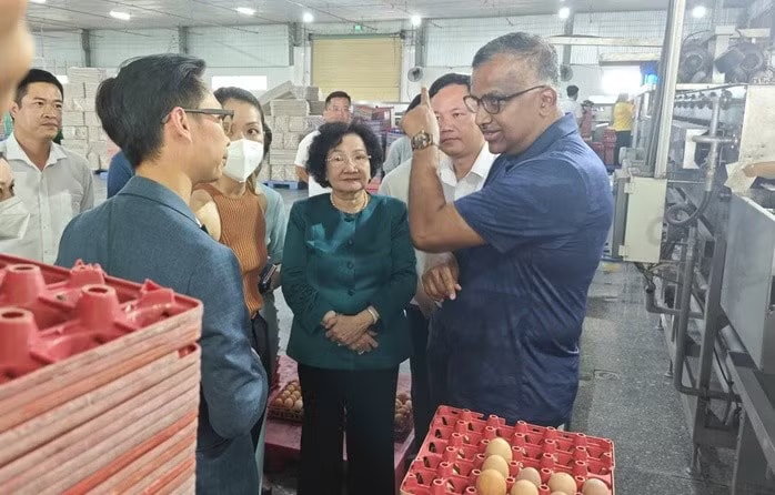 Ba Huân nợ bảo hiểm xã hội kéo dài, rớt khỏi kệ nhiều siêu thị: Tiếc nhưng phải học! - Ảnh 1.