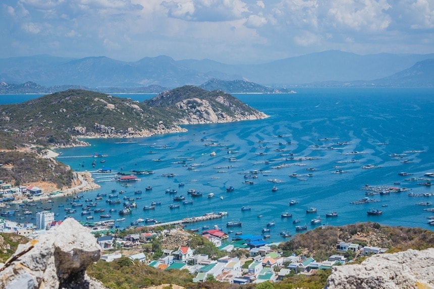 Đường bay thẳng đầu tiên nối thông 'đệ nhất quân cảng' của Việt Nam với đặc khu lớn bậc nhất cả nước: Rút ngắn thời gian di chuyển chỉ còn 1 giờ- Ảnh 2. Đường bay thẳng đầu tiên nối thông 'đệ nhất quân cảng' của Việt Nam với đặc khu lớn bậc nhất cả nước: Rút ngắn thời gian di chuyển chỉ còn 1 giờ- Ảnh 2.