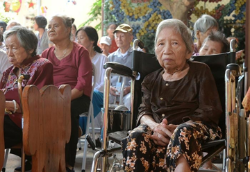 Từ 2026, hàng trăm nghìn người tại thành phố này được nhận 975.000 đồng/tháng: Ngoài đủ tuổi, cần phải đáp ứng điều kiện gì?