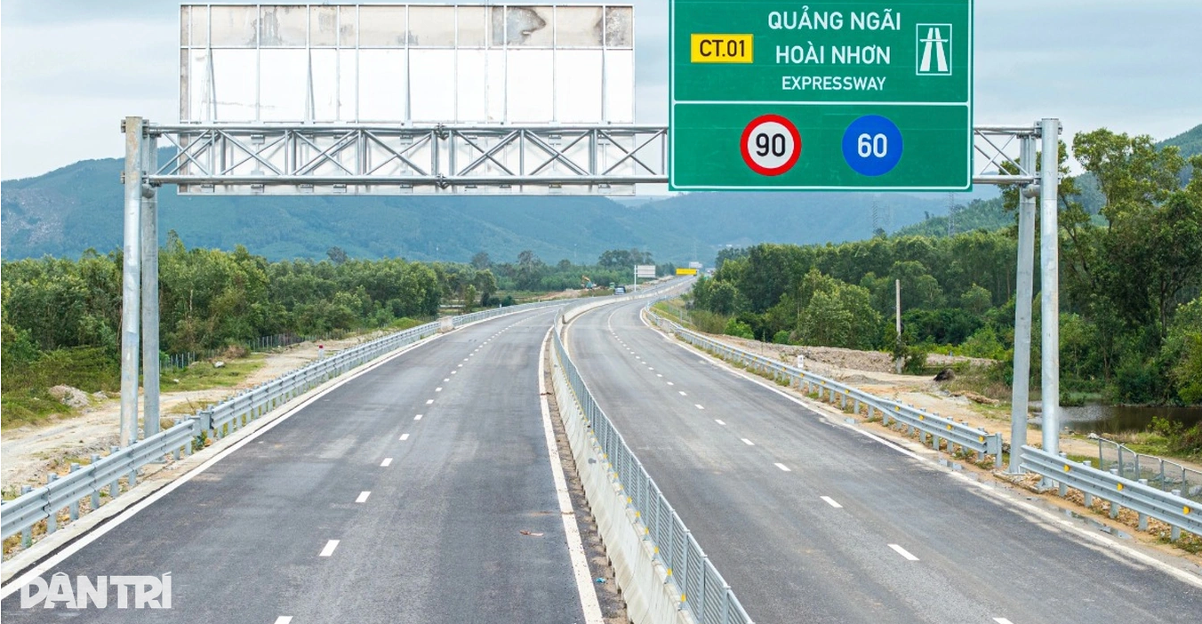 Thông xe 4 tháng, cao tốc 20.400 tỷ giảm tải cho tuyến quốc lộ dài nhất cả nước vẫn chưa được khai thác- Ảnh 1. Thông xe 4 tháng, cao tốc 20.400 tỷ giảm tải cho tuyến quốc lộ dài nhất cả nước vẫn chưa được khai thác- Ảnh 1.