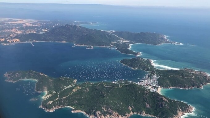 Đường bay thẳng đầu tiên nối thông 'đệ nhất quân cảng' của Việt Nam với đặc khu lớn bậc nhất cả nước: Rút ngắn thời gian di chuyển chỉ còn 1 giờ- Ảnh 3. Đường bay thẳng đầu tiên nối thông 'đệ nhất quân cảng' của Việt Nam với đặc khu lớn bậc nhất cả nước: Rút ngắn thời gian di chuyển chỉ còn 1 giờ- Ảnh 3.