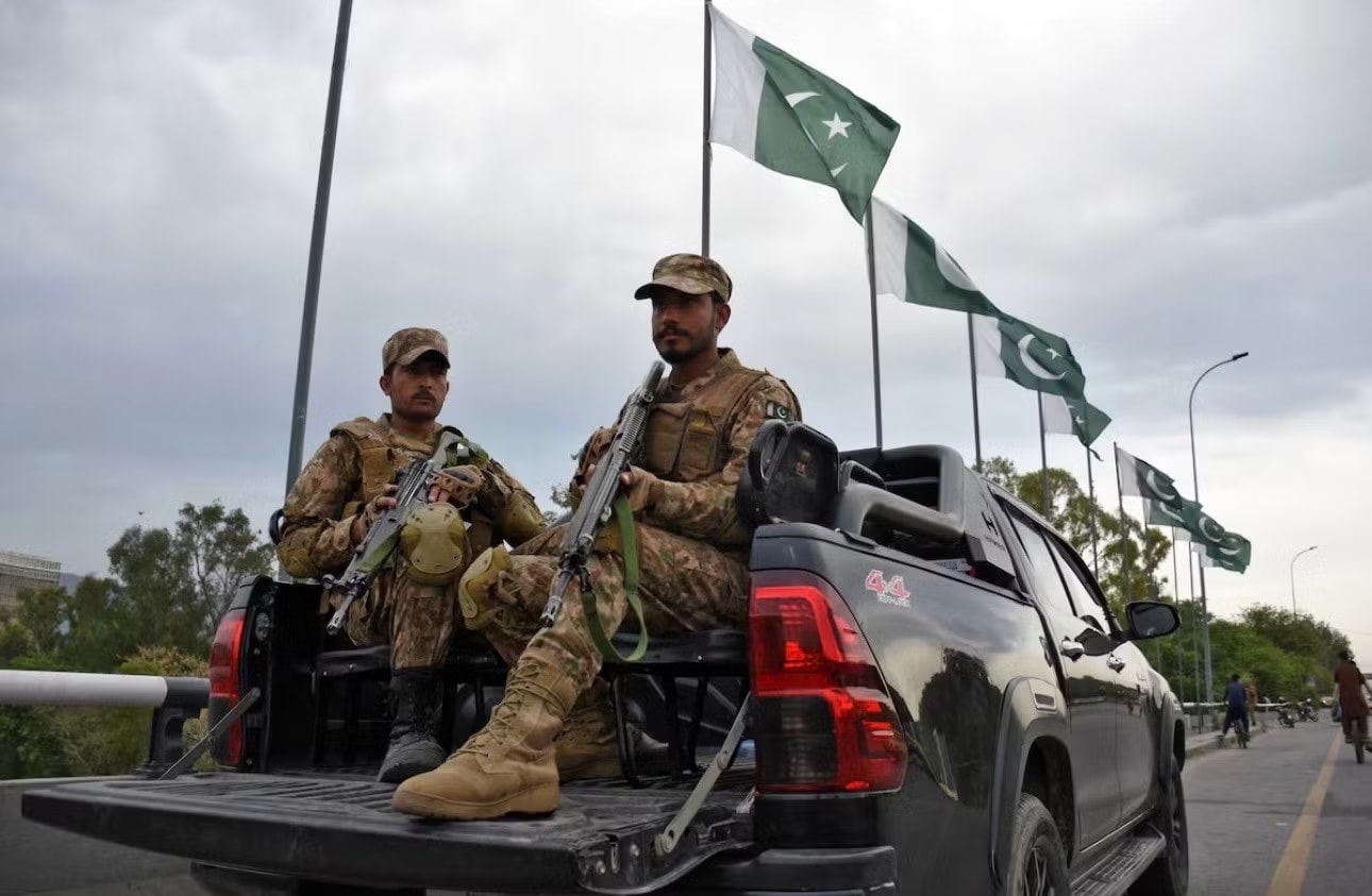 Ngoại trưởng Iran đến Pakistan, Tổng thống Mỹ Trump kỳ vọng yêu cầu được đáp ứng - Ảnh 1.
