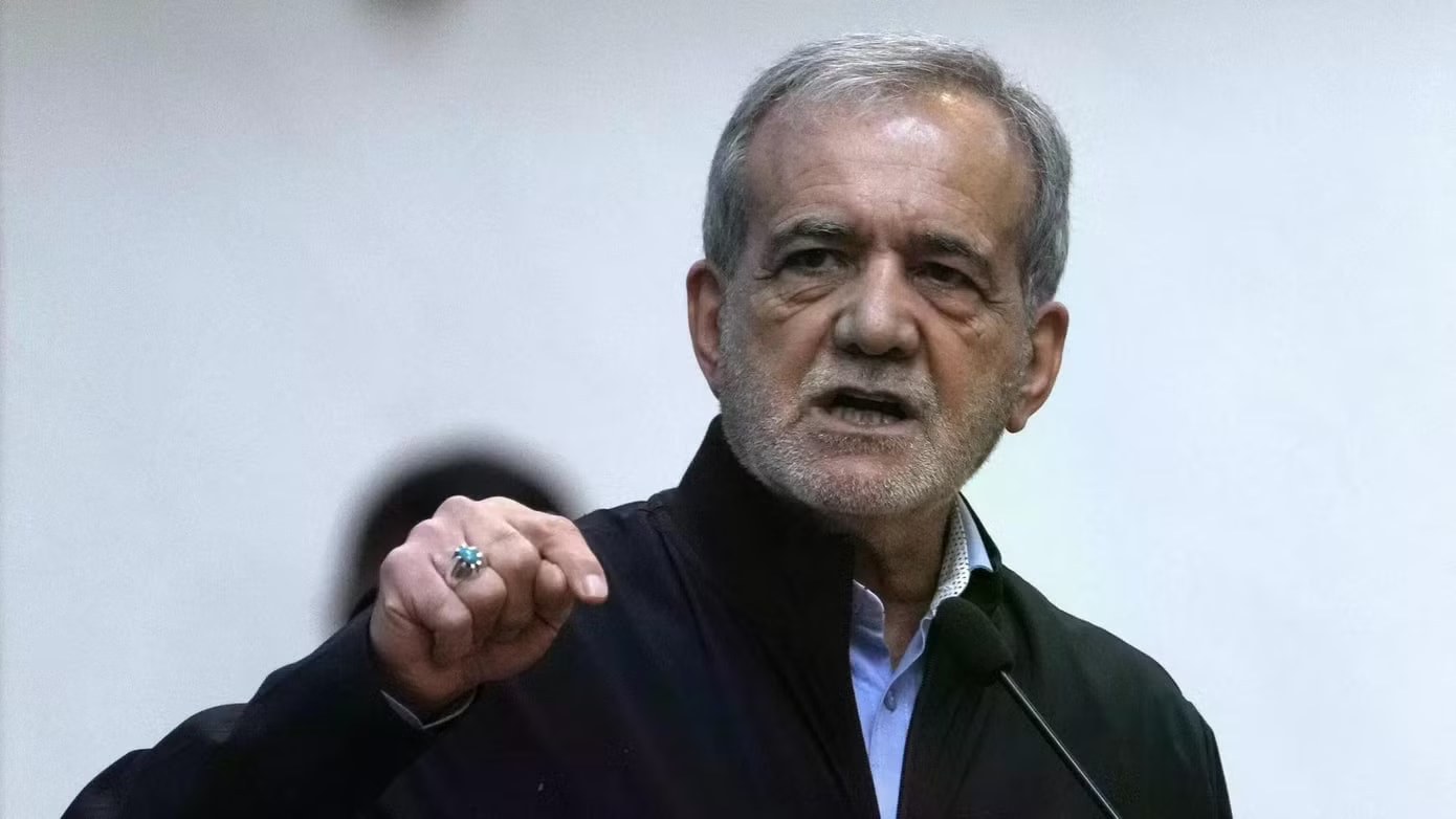 Tổng thống Iran Masoud Pezeshkian. Iran tuyên bố không đàm phán dưới sức ép của Mỹ - Ảnh 1.