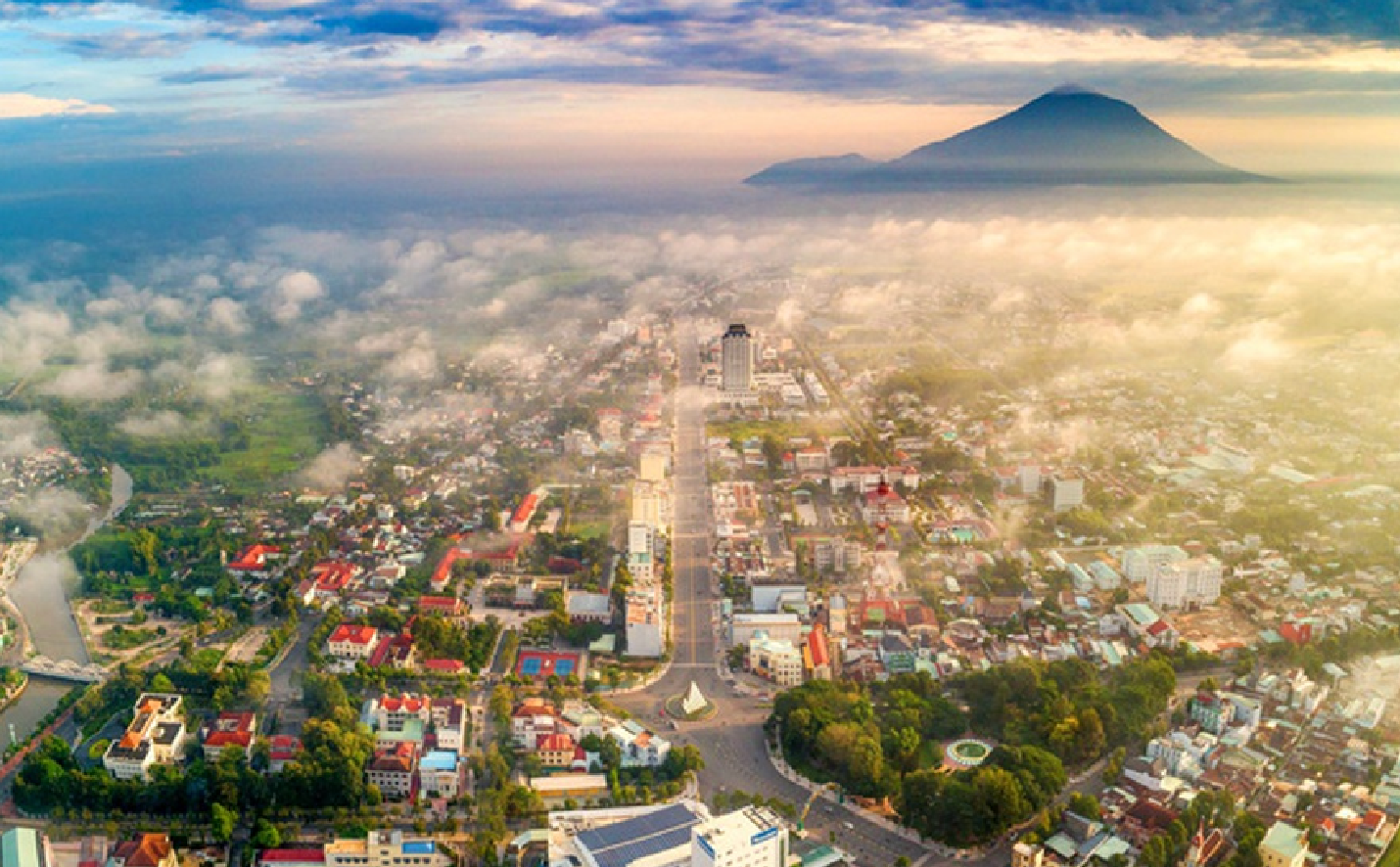 Tỉnh lớn phía Nam dự kiến xây sân bay thương mại nằm ngay gần ngọn núi huyền bí cao nhất Nam Bộ- Ảnh 1. Tỉnh lớn phía Nam dự kiến xây sân bay thương mại nằm ngay gần ngọn núi huyền bí cao nhất Nam Bộ- Ảnh 1.