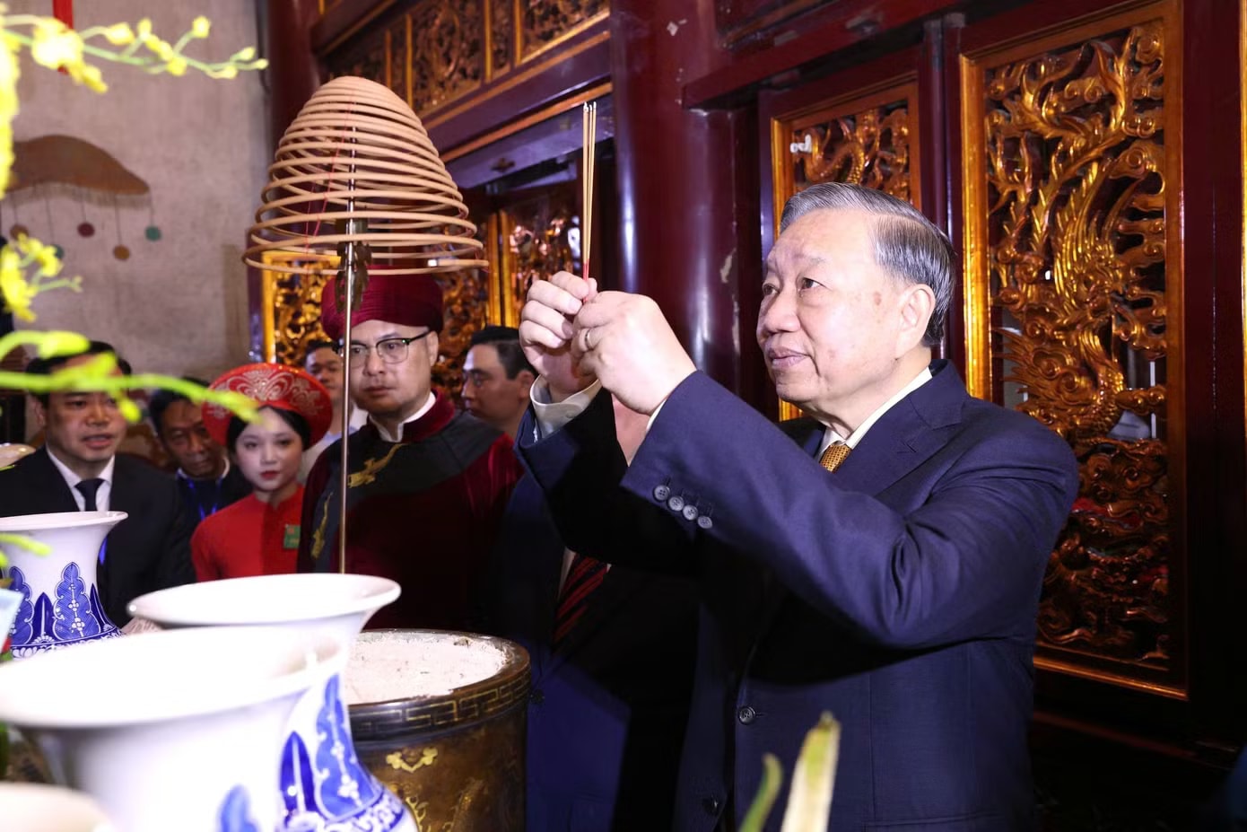 Tổng Bí thư, Chủ tịch nước Tô Lâm dâng hương Giỗ Tổ Hùng Vương - Ảnh 9.