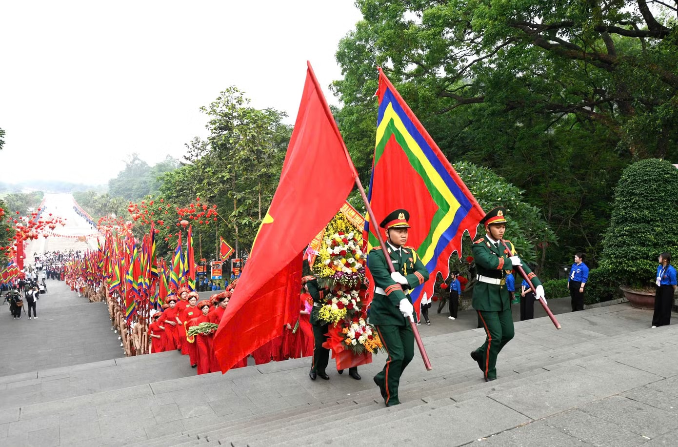 Tổng Bí thư, Chủ tịch nước Tô Lâm dâng hương Giỗ Tổ Hùng Vương - Ảnh 1.