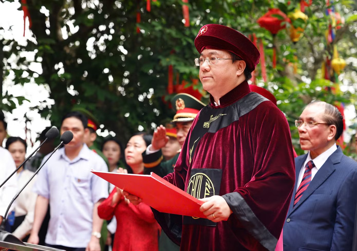 Tổng Bí thư, Chủ tịch nước Tô Lâm dâng hương Giỗ Tổ Hùng Vương - Ảnh 8.