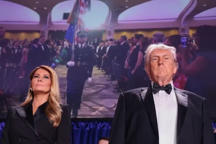 Tổng thống Mỹ Donald Trump và phu nhân Melania Trump tại sự kiện. (Ảnh: Reuters) Tổng thống Mỹ Trump kể khoảnh khắc hỗn loạn vụ nổ súng, tiết lộ phản ứng của phu nhân Melania - Ảnh 1.