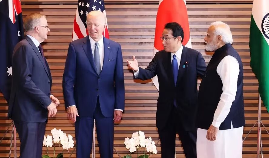 Thủ tướng Úc Anthony Albanese, Tổng thống Mỹ Joe Biden, Thủ tướng Nhật Bản Fumio Kishida và Thủ tướng Ấn Độ Narendra Modi tại Hội nghị Lãnh đạo nhóm Bộ Tứ ở Tokyo, Nhật Bản, ngày 24/5/2022. Ảnh: Kyodo News. Chính sách của Mỹ tại khu vực Ấn Độ Dương-Thái Bình Dương: Chiến lược, thách thức và triển vọng - Ảnh 5.