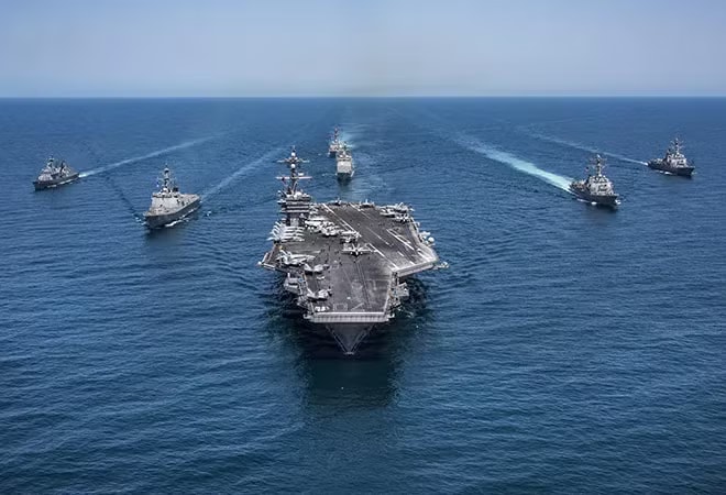 Dưới thời Tổng thống Donald Trump, Mỹ tăng cường hoạt động tự do hàng hải ở Biển Đông và phát động chiến tranh thương mại với Trung Quốc. Ảnh: ORF Online. Chính sách của Mỹ tại khu vực Ấn Độ Dương-Thái Bình Dương: Chiến lược, thách thức và triển vọng - Ảnh 3.