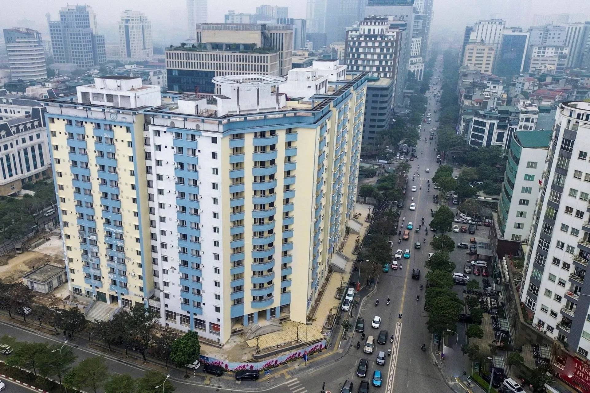 Gần 300 căn hộ bị bỏ hoang hơn 10 năm giữa lòng Thủ đô sắp bàn giao cho người dân vào ở- Ảnh 1. Gần 300 căn hộ bị bỏ hoang hơn 10 năm giữa lòng Thủ đô sắp bàn giao cho người dân vào ở- Ảnh 1.