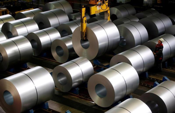 Giá thép tăng 10-13%, doanh nghiệp như Hòa Phát, VNSteel... chịu sức ép