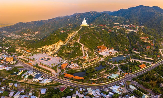 Xã Cát Tiến sẽ trở thành khu vực phát triển đô thị, thương mại, dịch vụ, du lịch sinh thái, lịch sử và kinh tế biển. Nguồn ảnh: Internet Xã Cát Tiến sẽ trở thành khu vực phát triển đô thị, thương mại, dịch vụ, du lịch sinh thái, lịch sử và kinh tế biển. Nguồn ảnh: Internet
