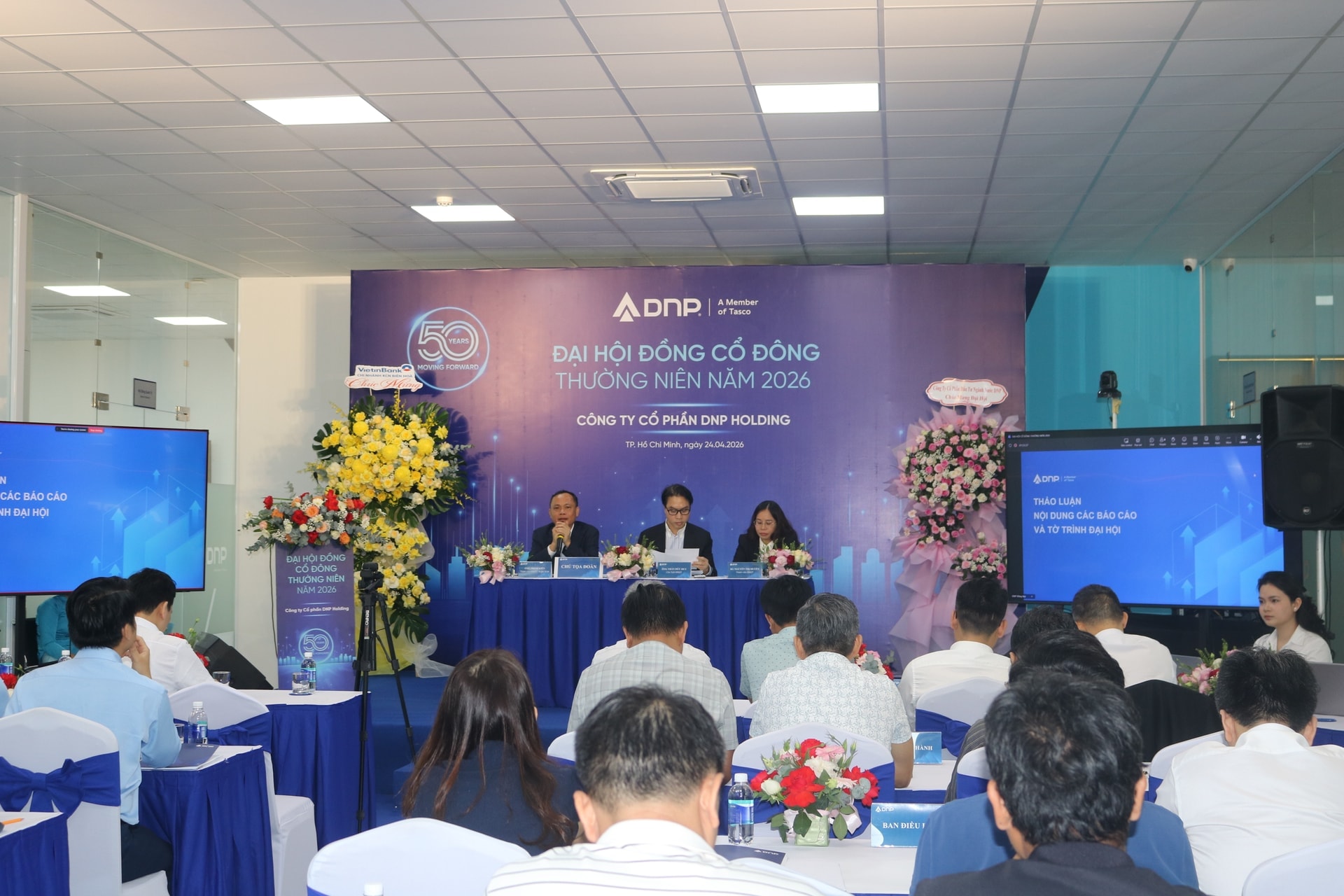 1.Toàn cảnh phiên họp Đại hội đồng cổ đông của <a style='text-decoration: none;' href='/DNP'>DNP</a> Holding năm 2026.
