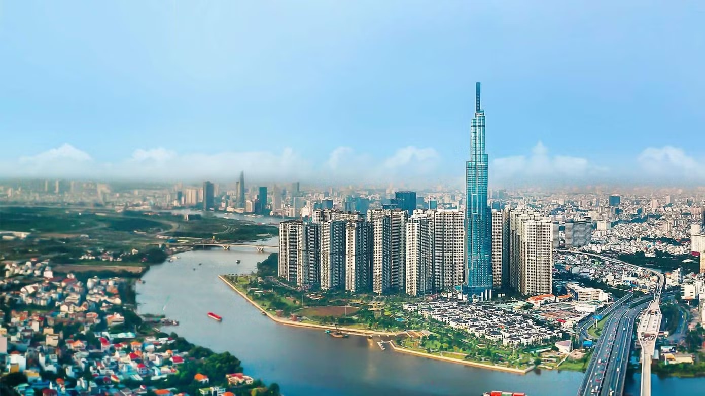Tính đến ngày 31/3, Vinhomes có quy mô tổng tài sản và vốn chủ sở hữu lần lượt đạt 869.975 tỷ đồng và 272.842 tỷ đồng. Tỷ phú Phạm Nhật Vượng 'rót' bao nhiêu tiền vào VinFast? - Ảnh 2.