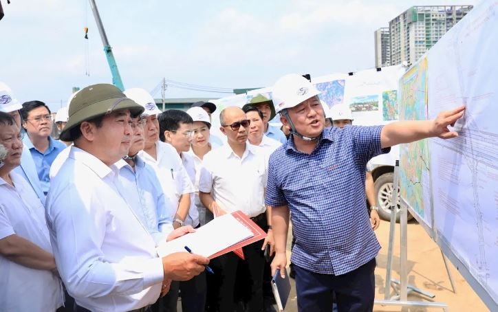 Tuyến vành đai gần 2.000 tỷ được ví như trục xương sống phía Tây Thủ đô thi công 'cắt khúc': Bí thư Thành ủy chỉ đạo nóng- Ảnh 1. Tuyến vành đai gần 2.000 tỷ được ví như trục xương sống phía Tây Thủ đô thi công 'cắt khúc': Bí thư Thành ủy chỉ đạo nóng- Ảnh 1.