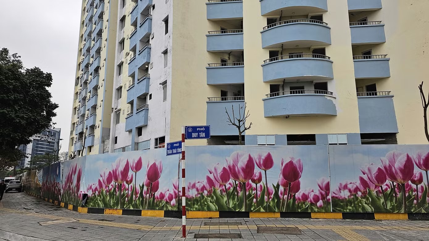 Tận thấy khu 229 căn hộ trên 'đất vàng' bị bỏ hoang vừa được Bí thư Hà Nội yêu cầu 'hồi sinh' - Ảnh 9.