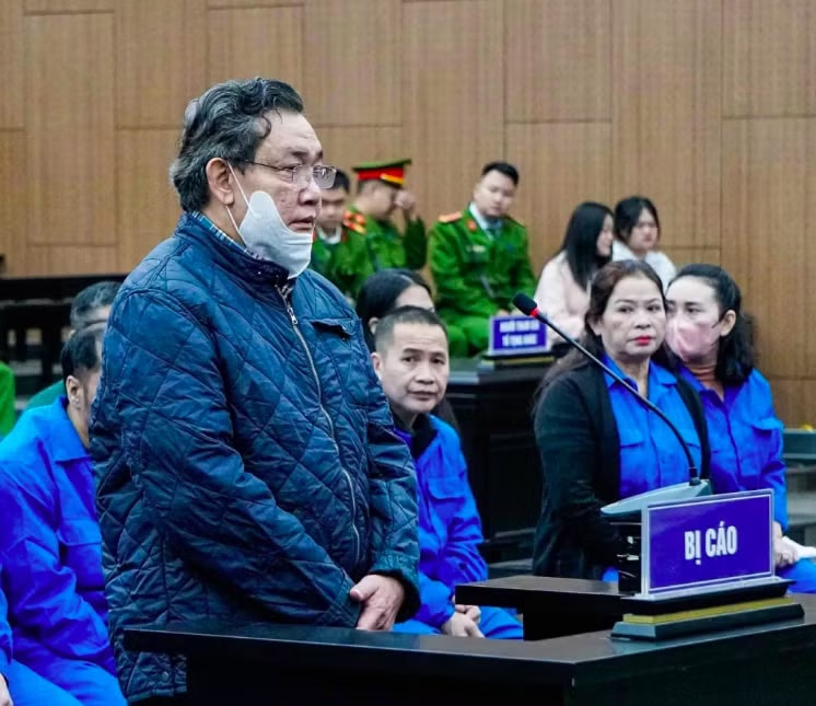 Bị cáo Phạm Tấn Hoàng tại phiên sơ thẩm. Cựu Phó chánh án Phạm Tấn Hoàng bất ngờ thừa nhận hành vi phạm tội, thay đổi nội dung kháng cáo - Ảnh 1.