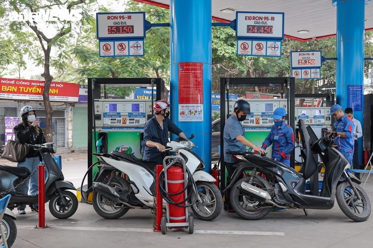 PVOIL khẳng định đã sẵn sàng triển khai bán xăng sinh học E10 đồng bộ trên toàn hệ thống gần 1.000 cửa hàng xăng dầu sớm hơn lộ trình Chính phủ