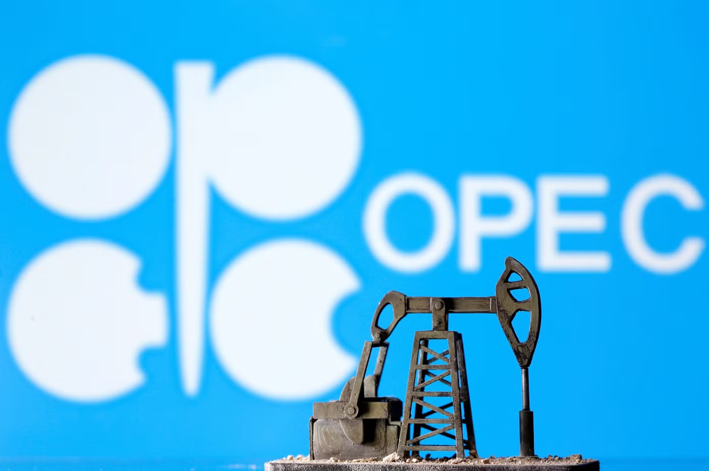 Các Tiểu vương quốc Ả-rập Thống nhất bất ngờ rút khỏi OPEC - Ảnh 1.