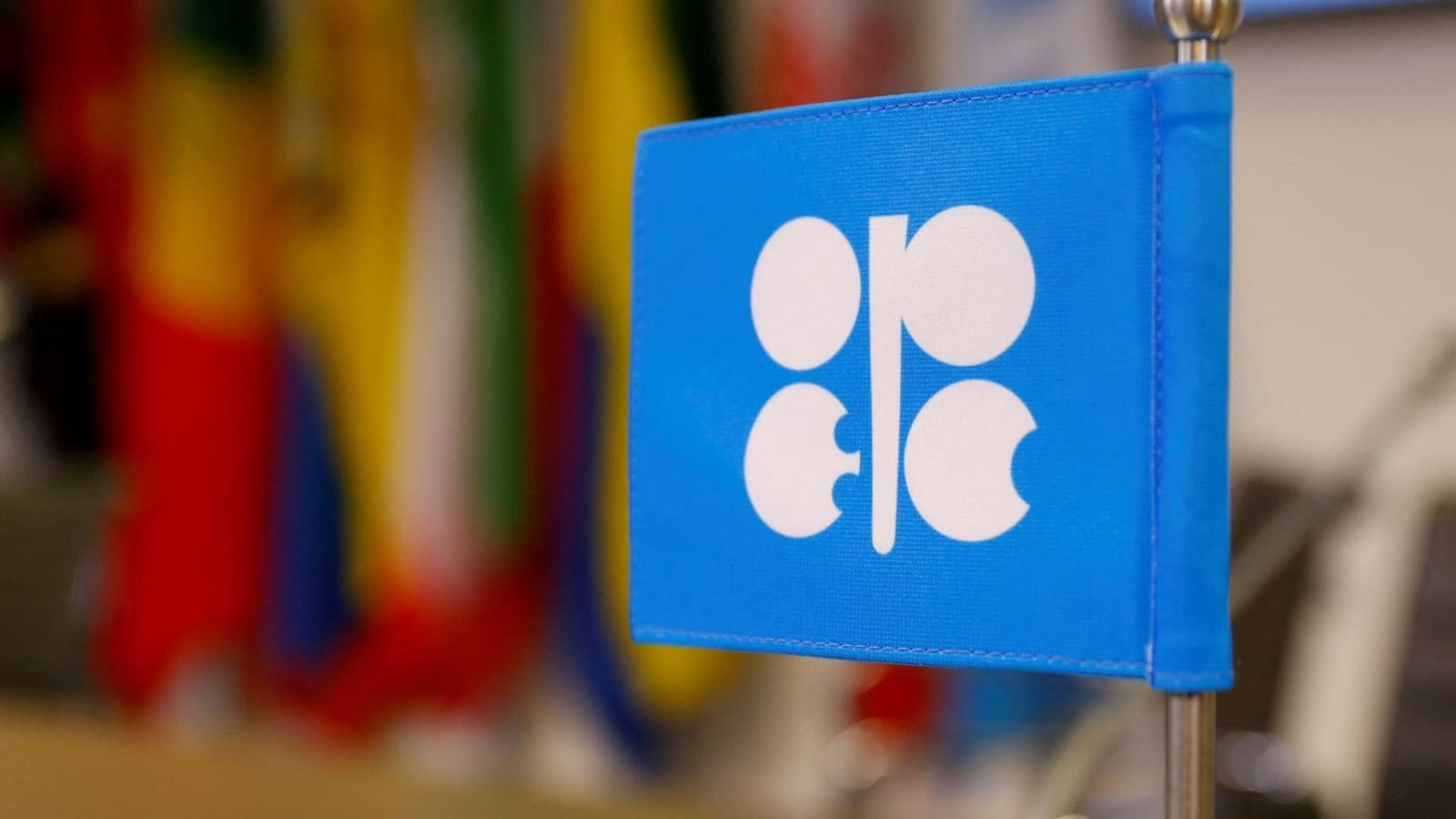 Cú sốc UAE rời OPEC: Đòn giáng vào một 'siêu cường châu Á', giá dầu đối mặt nguy cơ giảm sâu? - Ảnh 1.