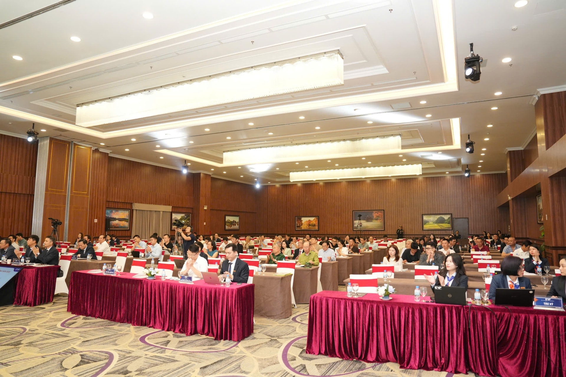 <a style='text-decoration: none;' href='/EVF'>EVF</a> tổ chức thành công Đại hội đồng Cổ đông Thường niên năm 2026 - Ảnh 1.