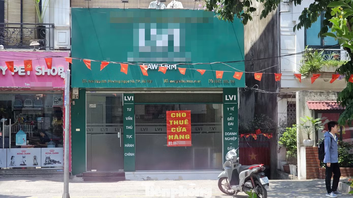 Lý do nhiều tuyến phố 'hái ra tiền' ở Hà Nội 'cửa đóng then cài' - Ảnh 2.