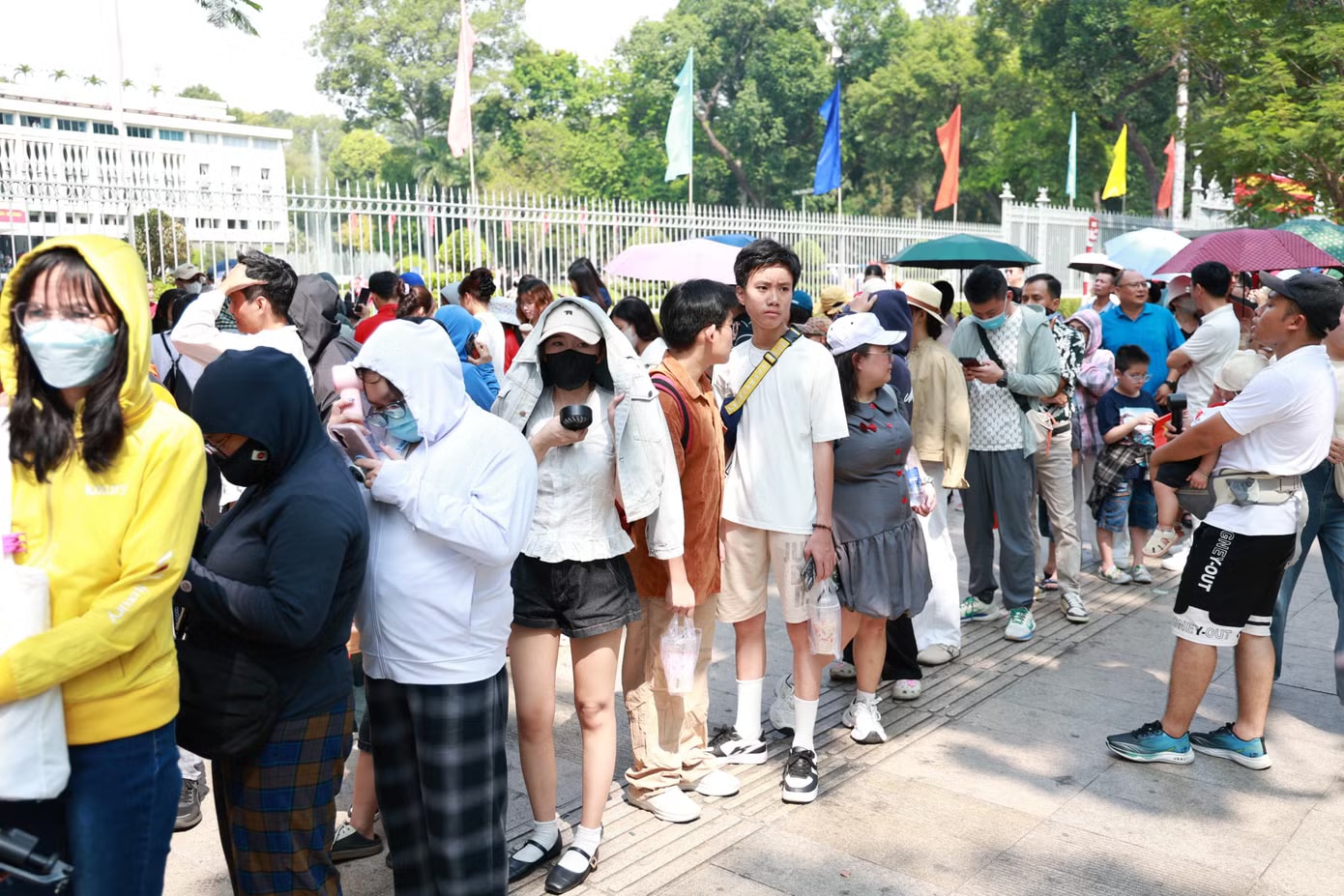 Trung tâm TPHCM trong thời khắc tròn 51 năm thống nhất đất nước - Ảnh 5.