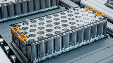 Láng giềng Việt Nam tung pin mới rẻ chưa từng có: Giá thấp hơn lithium tới 80 lần, chạy liên tục 16 năm không xuống cấp