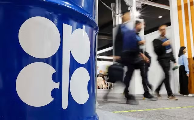 (Ảnh: Reuters) Nga lên tiếng trấn an khi UAE đột ngột rút khỏi OPEC - Ảnh 1.